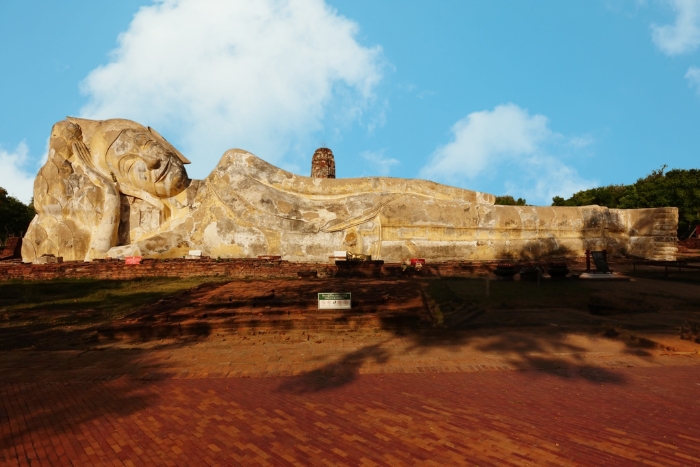 Wat Lokayasutharam and its famous Ayutthaya reclining Buddha