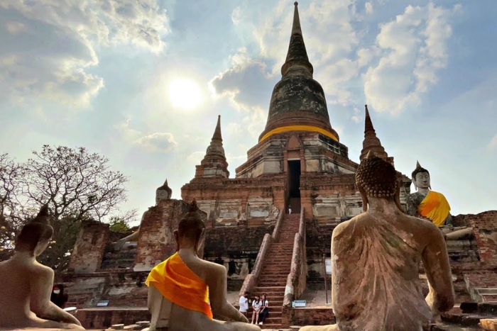 Its spectacular bell-shaped stupa