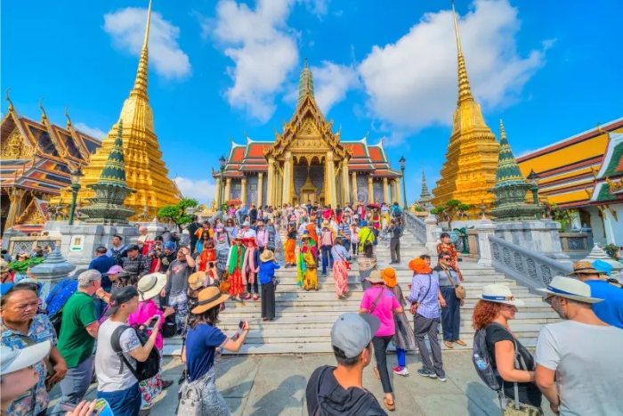 Visit Wat Phra Kaew, what to do in Bangkok in November?