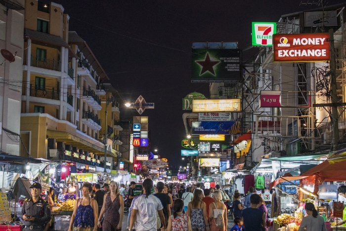 Bangkok Nightlife Street Vibes: Discover What to Do at Night on Khao San Road