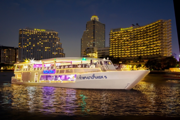 Romantic Dinner Cruise: One of the Best Bangkok Night Things to Do by the River