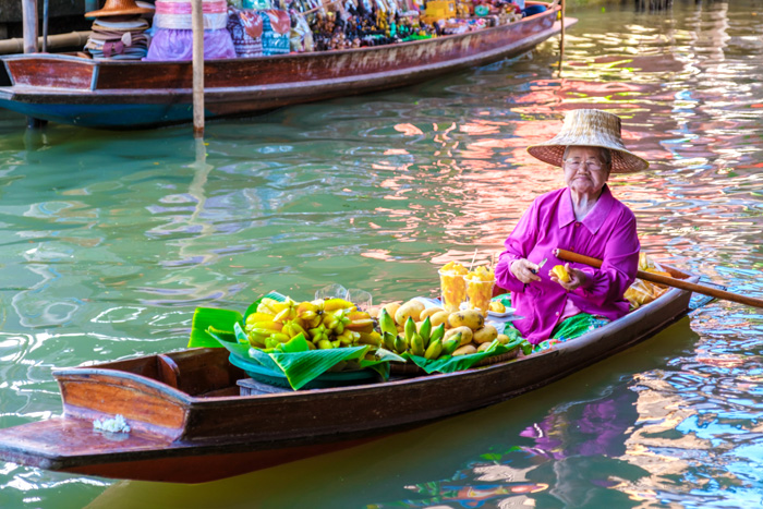 Damnoen Saduak floating market, best floating market Bangkok