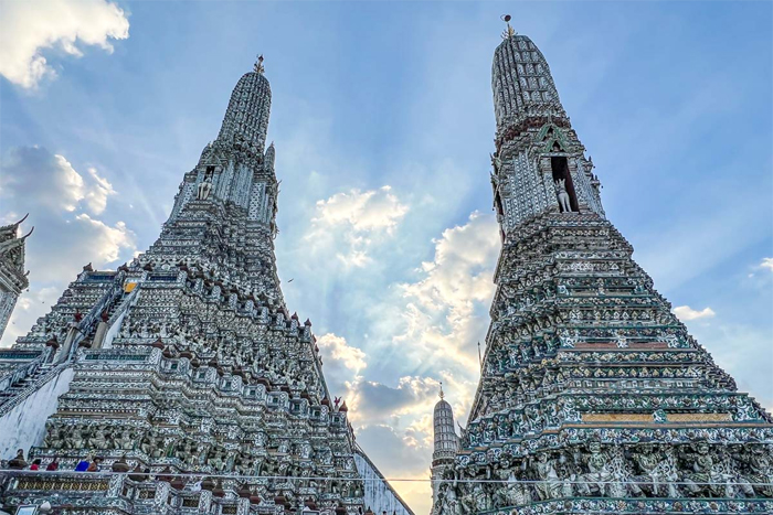 Wat Arun - Exploring the temple grounds