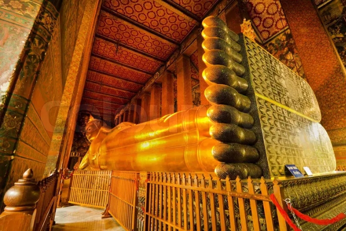 What to do in Bangkok? Discover the Reclining Buddha statue