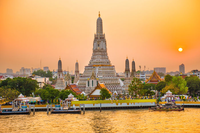Wat Arun, one of the best temples in Bangkok