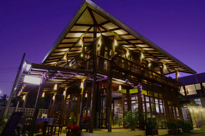 Dash! Teak House 