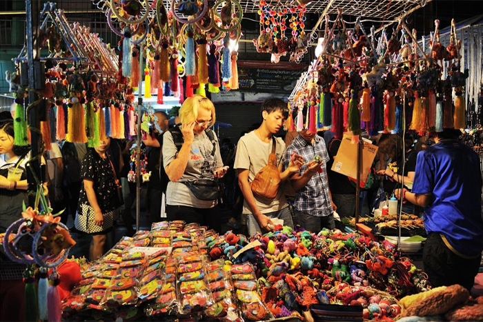 Visit the handicraft villages in Chiang Mai and its surroundings