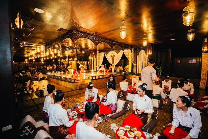 Kantoke Dinner Show: A typical evening to discover nightlife in Chiang Mai 