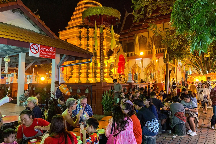 Sunday Walking Street - The cultural market to experience Chiang Mai’s art and cuisine