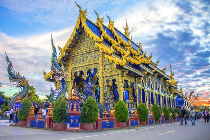  Wat Rong Suea Ten - Blue Temple in Thailand