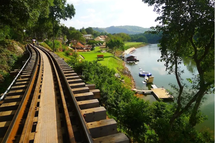 Admire the River Kwai