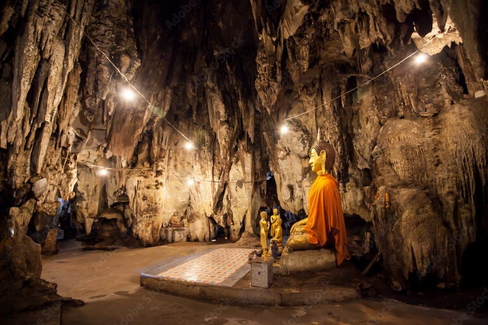 What to do in Kanchanaburi when it rains? Visit Wat Tham Khao Pun