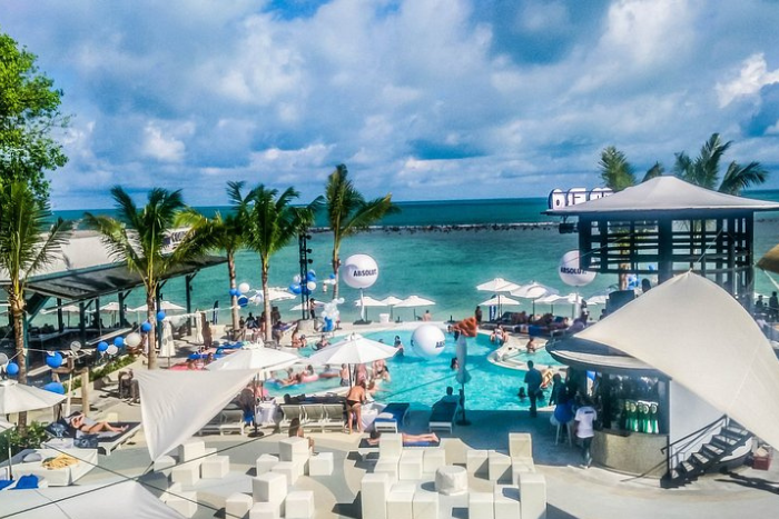 Combo Beach Hotel Samui is one of the best hotels in Koh Samui for party lovers