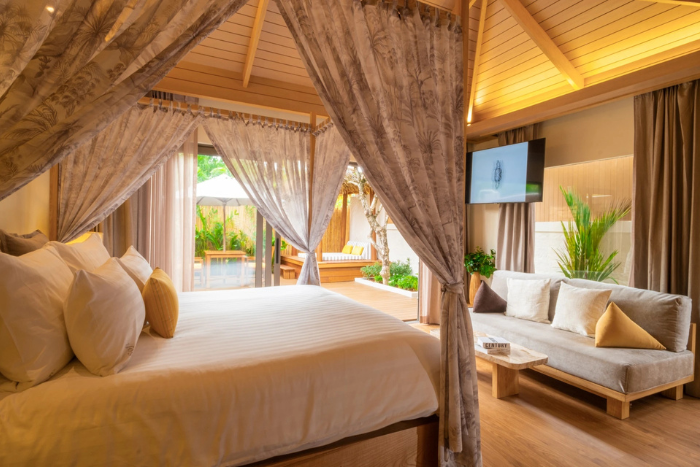 A comfortable and warm room at Bandara Spa Resort & Pool Villas, a 4-star hotel in Koh Samui