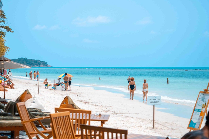 Relax on beautiful beaches in Koh Samui