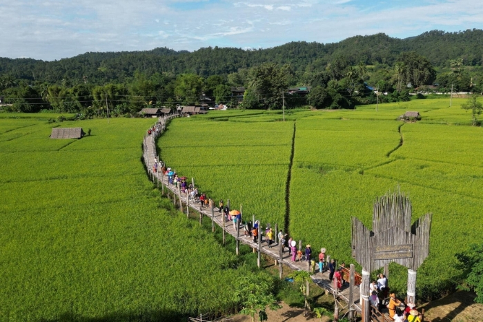 Su Tong Pae, Thailand's longest bamboo bridge at 500 meters