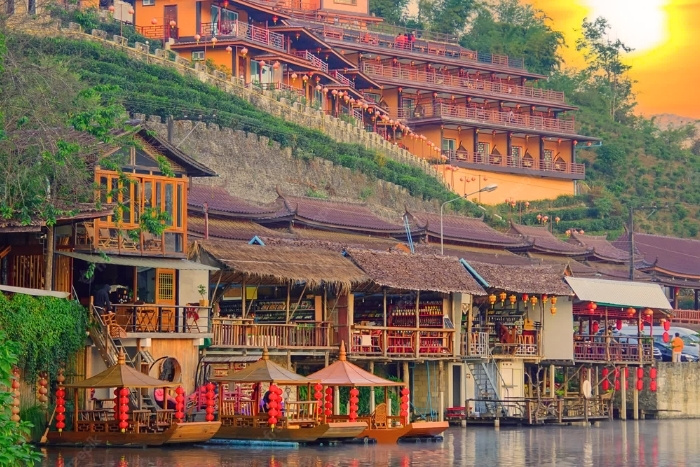 Why choose Mae Hong Son for a romantic couple's trip ?