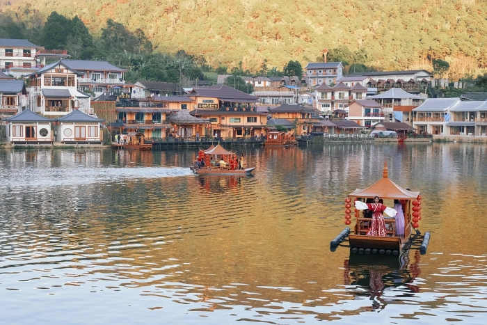 Ban Rak Thai - a unique Northern Thai village