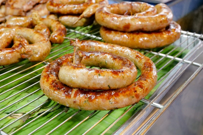 Sai Oua – La saucisse épicée aux herbes du Nord