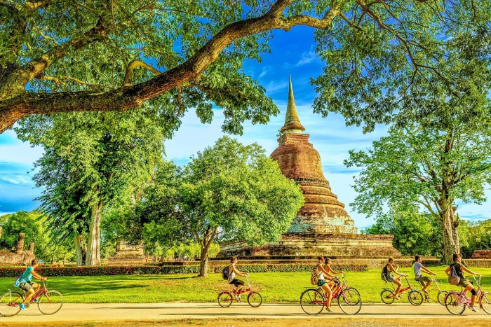 What to do‎ in Northern Thailand‎ with family? Visit Sukhothai Historical Park 