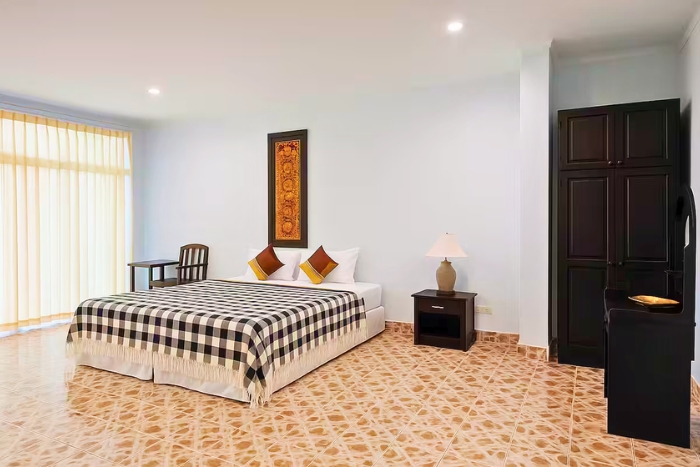 Stay at Orchid House & Bar when you travel to Thailand