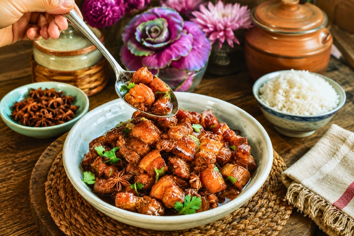 Moo Hong with tenderpork slow-cooked with spices