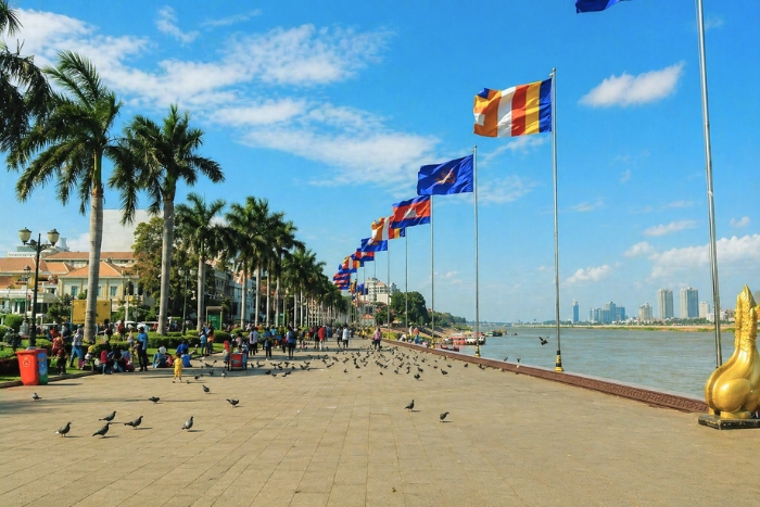 Peaceful stroll along the banks of the Mekong at Sisowath Quay