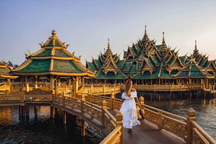 Bangkok is a good choice for travel with pets in Thailand