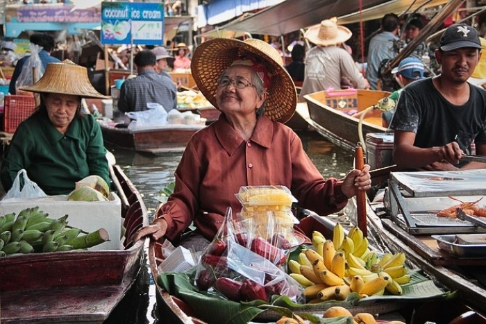 Damnoen Saduak Floating Market
