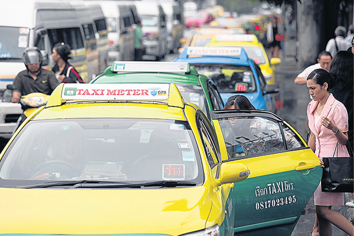 Tipping taxi drivers in Thailand