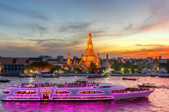 Exploring the Chao Phraya River