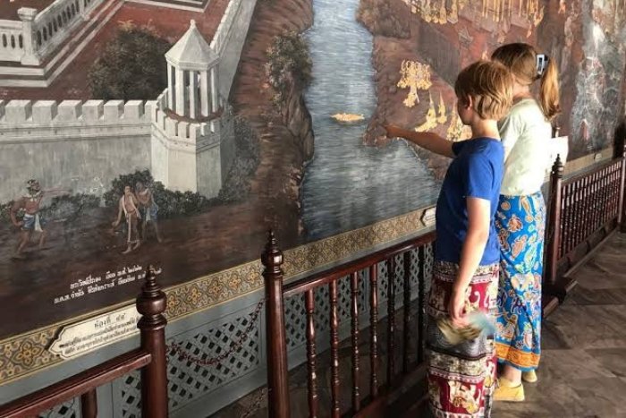 Make sure your children dress appropriately when visiting temples in Thailand