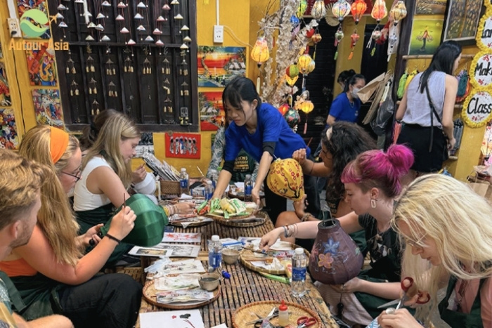 Discovering Hoi An culture through lantern making
