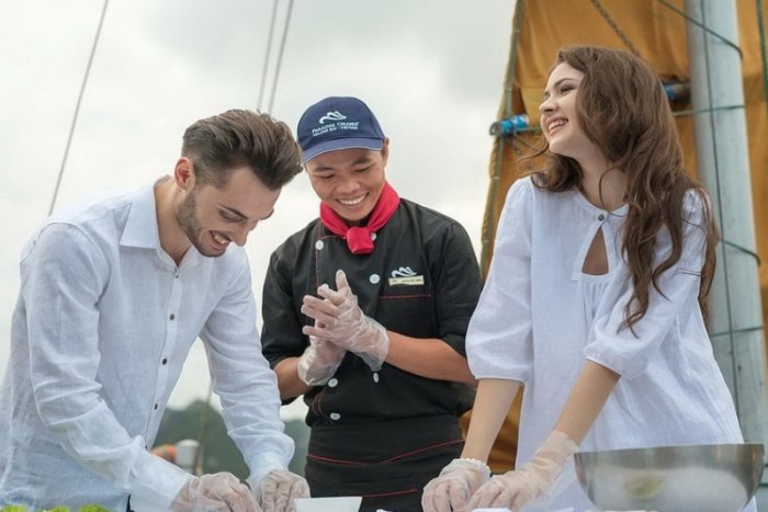 Prepare a Vietnamese meal together on board
