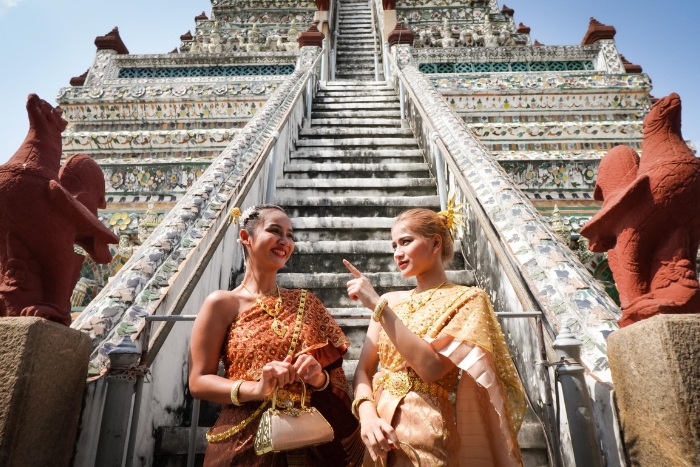 Solo female travel in Thailand with energy and well-being