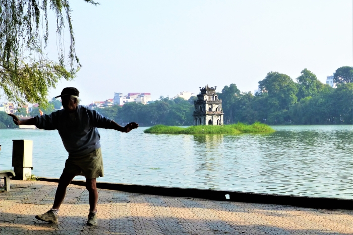 Hanoi‎ itinerary 1 day begins‎ in Hoan Kiem‎ Lake