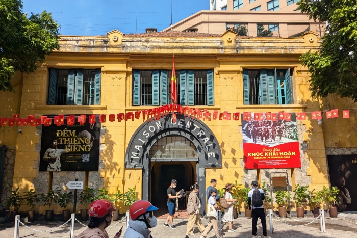 What to do in Hanoi for a day? Visit Hoa Lo Prison