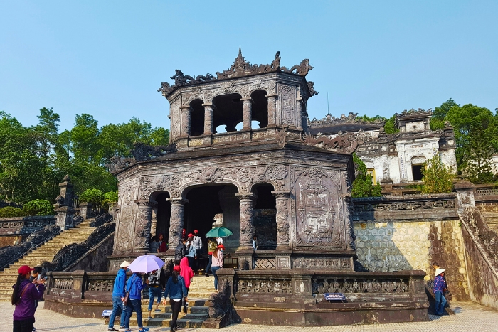What to do in Vietnam in 1 week ? Visit Khai Dinh Tomb