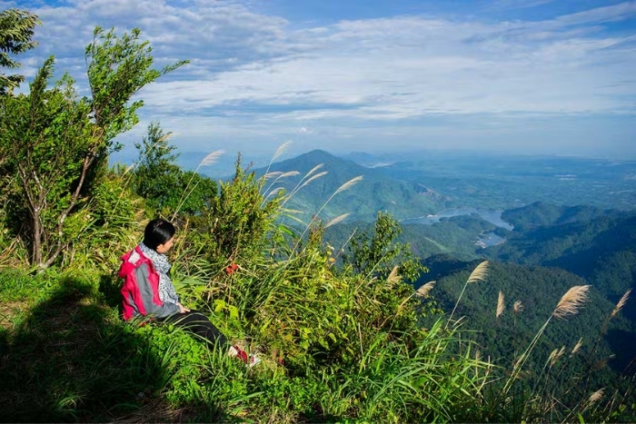 Bach Ma National Park hiking trails