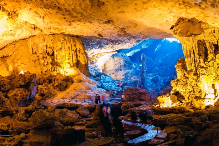 Discovering Sung Sot Cave while travel to Vietnam