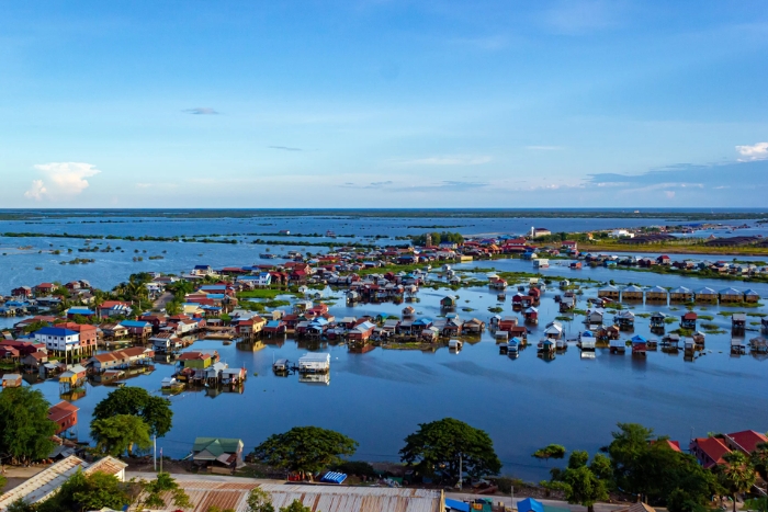 Day 12 of the 15 days Vietnam Cambodia combined tour is dedicated to a trip to Tonlé Sap Lake