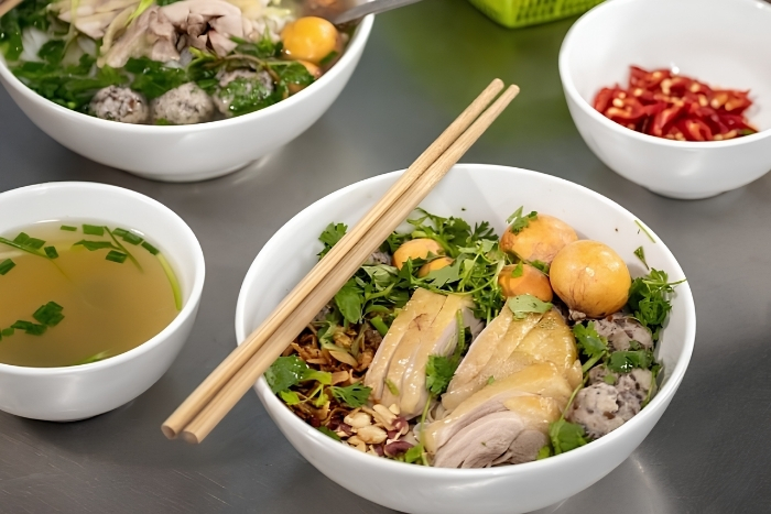 Phở G&agrave; Nguyệt