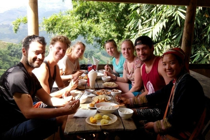 Why choose Vietnam for a trip with friends ? 
