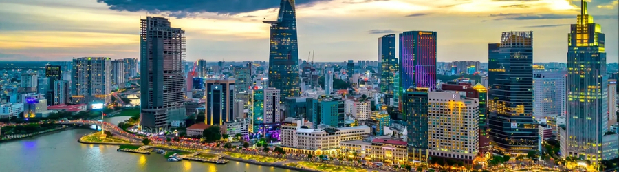 What to do in Vietnam in 15 days with friends ?