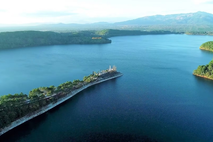 T&rsquo;Nung Lake, scenic stop on a 15 day Vietnam Central Highlands itinerary in Pleiku