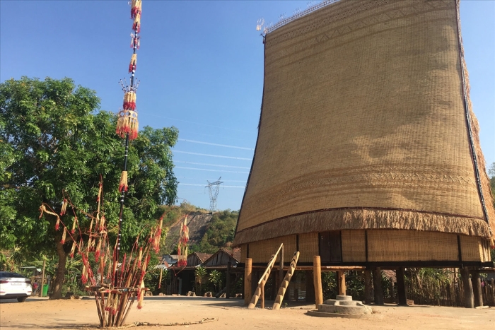 Kon K&rsquo;Tu village, a cultural highlight of a 15 day Vietnam Central Highlands itinerary