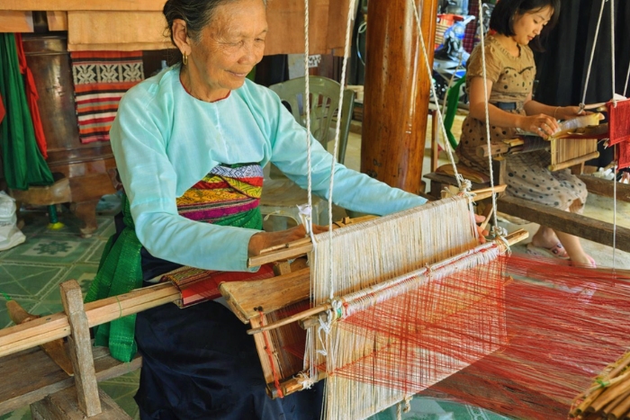 Learning traditional weaving in Pu Luong during a 2-week Vietnam trip