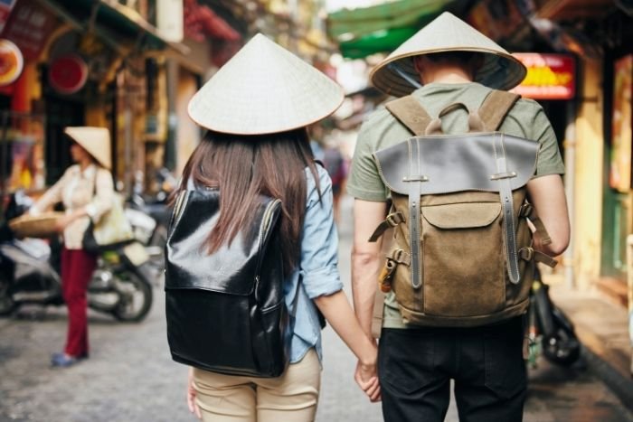 Couples can easily combine cultural heritage, local food and walks during their stay in Hanoi 