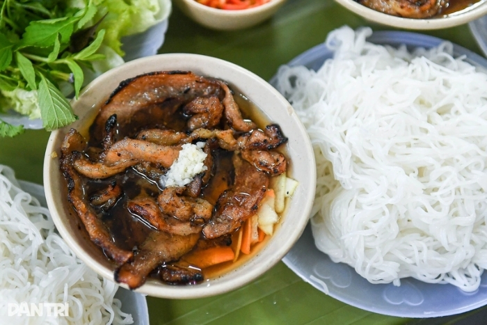 Bun Cha - Vietnam food tour