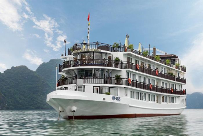 A family cruise through the heart of the karst landscapes